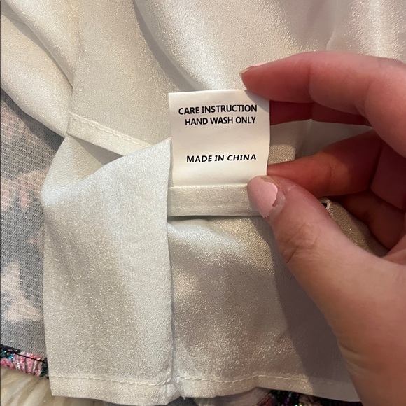 NWT QUEEN OF SPARKLES Women’s Iridescent Butterfly Top size Medium - Picture 8 of 8